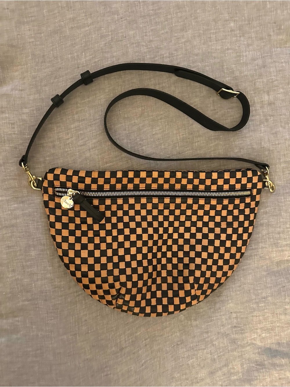 Clare V. 
GRANDE FANNY - BLACK & NATURAL WOVEN CHECKER